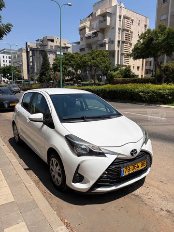 טויוטה יאריס