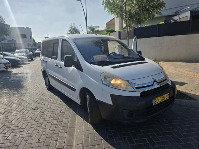 מודעת רכב סיטרואן ג'אמפי
