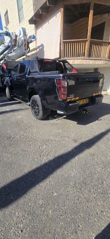 איסוזו די-מקס