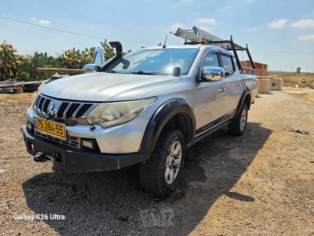 מיצובישי טרייטון / L200
