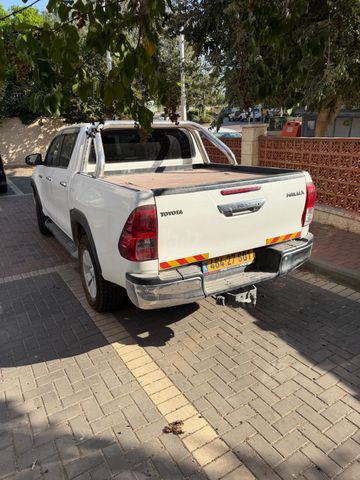 טויוטה היילקס