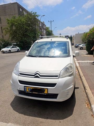 מודעת רכב סיטרואן ברלינגו