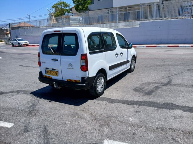 מודעת רכב סיטרואן ברלינגו