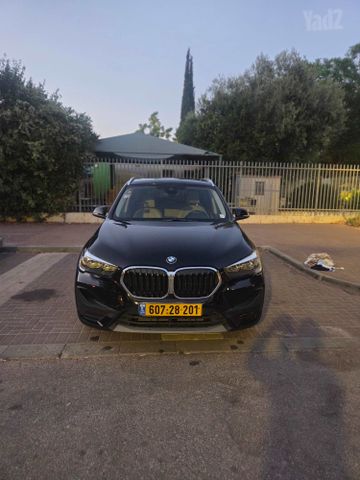 ב מ וו X1