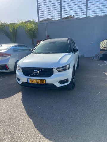 וולוו XC40