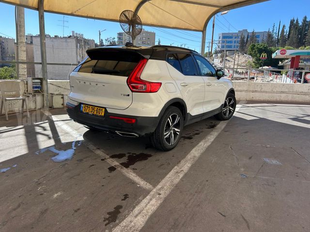 וולוו XC40