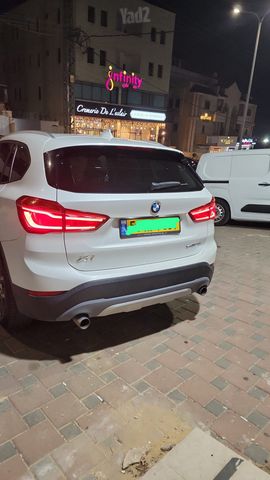 ב מ וו X1