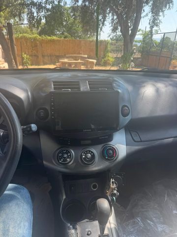 טויוטה RAV4