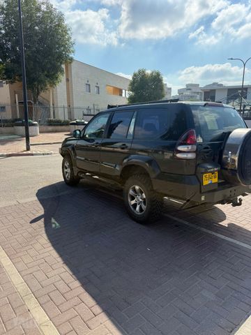 טויוטה לנד קרוזר