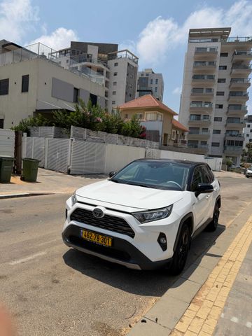 טויוטה RAV4
