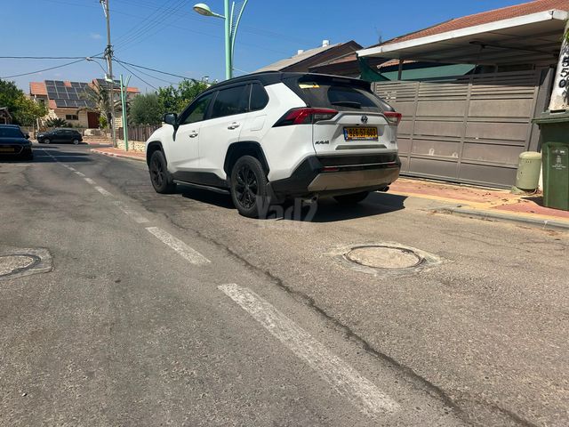 טויוטה RAV4