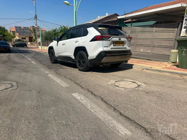 טויוטה RAV4