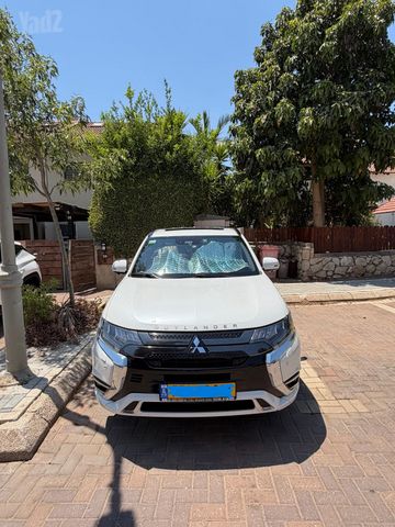 מיצובישי אאוטלנדר