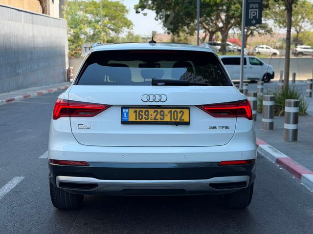 אאודי Q3