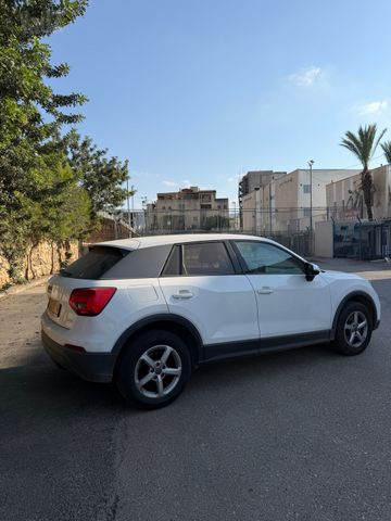 אאודי Q2
