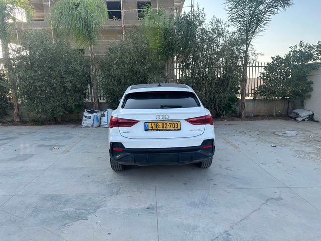 אאודי Q3