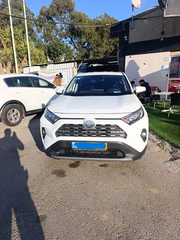טויוטה RAV4