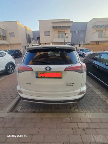 מודעת רכב טויוטה RAV4
