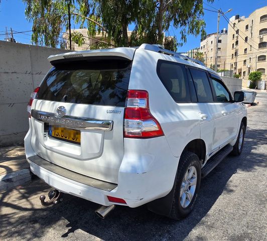 טויוטה לנד קרוזר