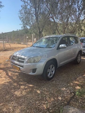 טויוטה RAV4