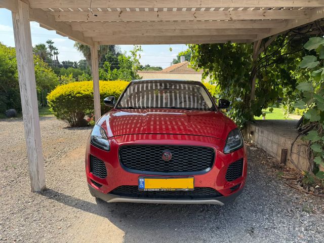 מודעת רכב יגואר E-Pace