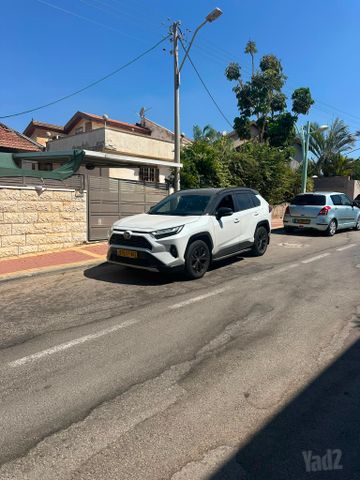 טויוטה RAV4
