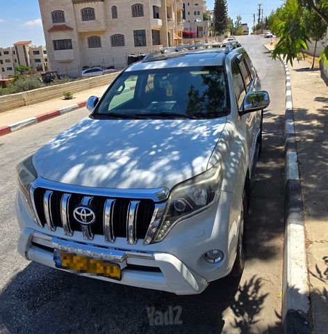 טויוטה לנד קרוזר