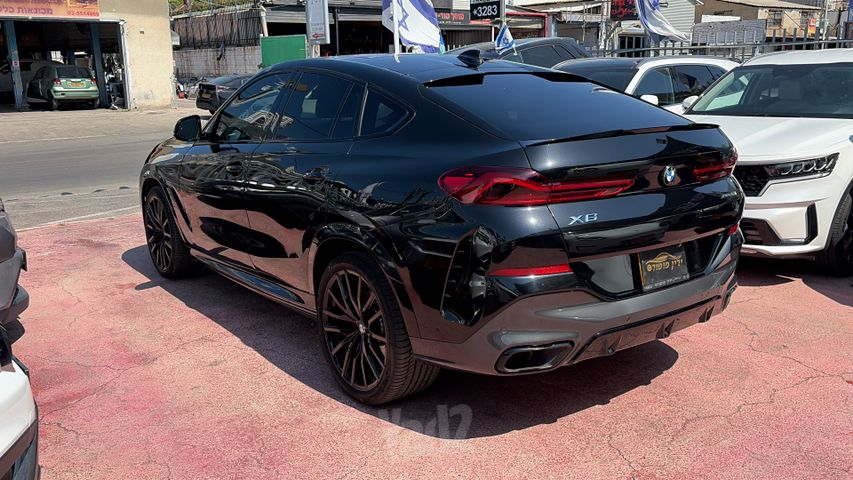 ב מ וו X6