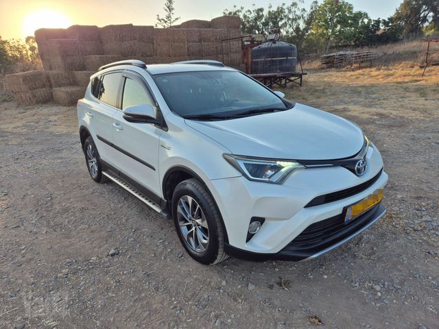 טויוטה RAV4