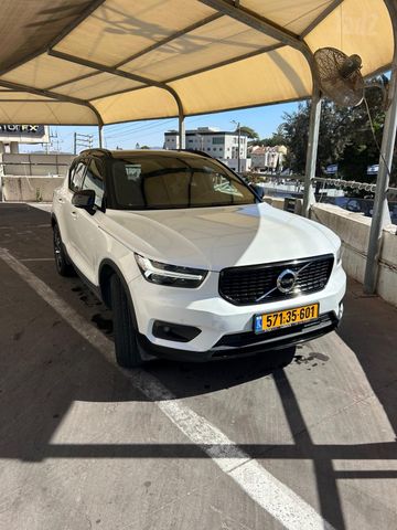וולוו XC40