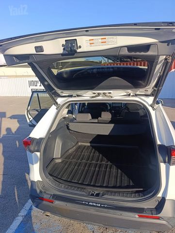 טויוטה RAV4