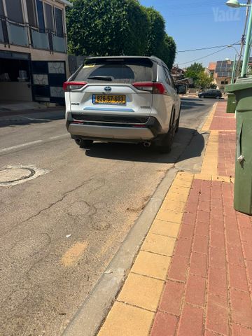 טויוטה RAV4