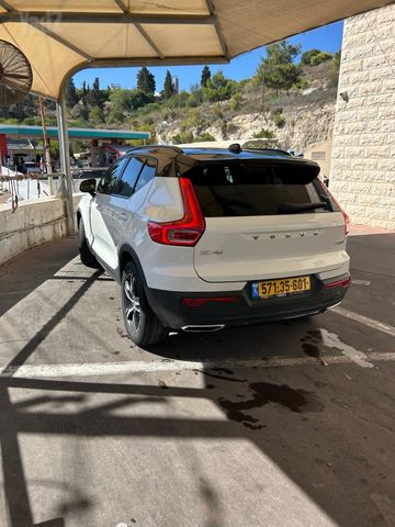 וולוו XC40