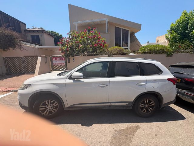 מיצובישי אאוטלנדר