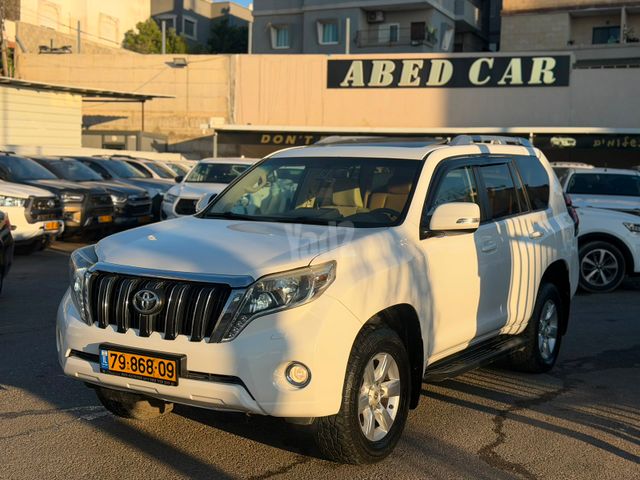 לנד קרוזר Luxury אוט׳ ג'יפ שטח קשוח 7 מק 5 דל 2.8 (177 כ״ס) [2015-2018]
