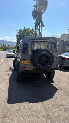 לנד רובר דיפנדר