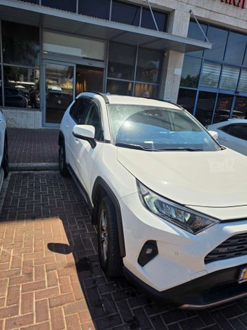 טויוטה RAV4