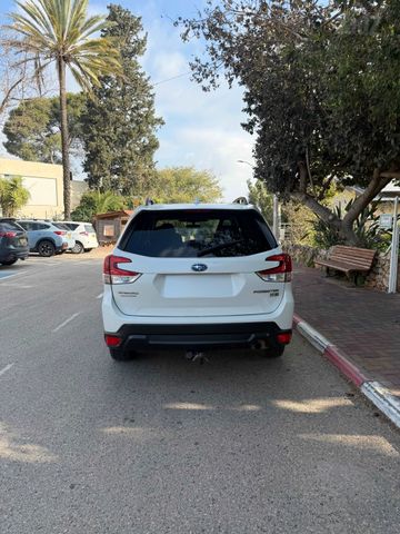 סובארו פורסטר