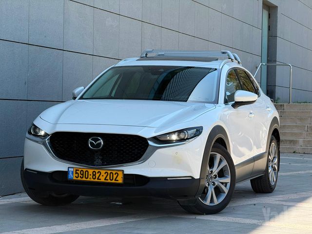 מודעת רכב מאזדה CX-30