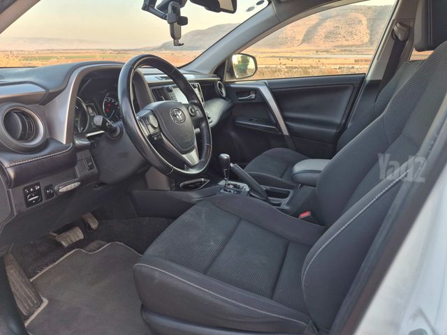 טויוטה RAV4