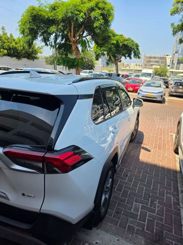 טויוטה RAV4
