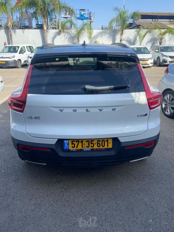 וולוו XC40