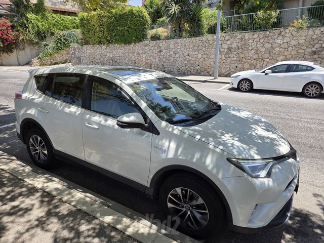 טויוטה RAV4