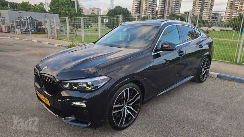 ב מ וו X6