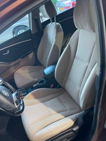 יונדאי i30