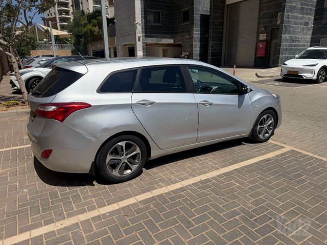 יונדאי i30