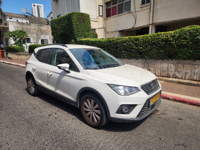 סיאט ארונה