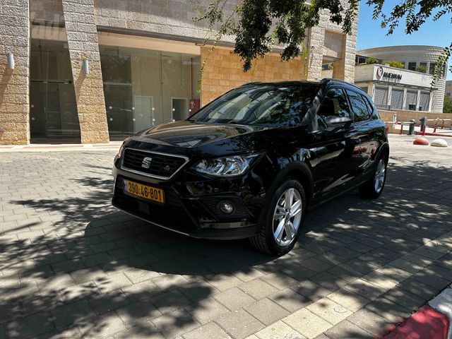 סיאט ארונה