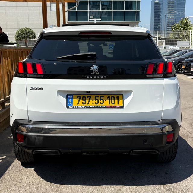 פיג'ו 3008