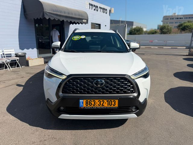 טויוטה קורולה קרוס